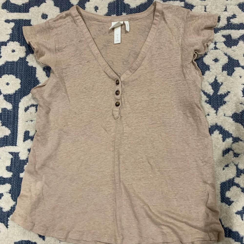 H&M Beige top! Size Small! Flowy Sleeves!